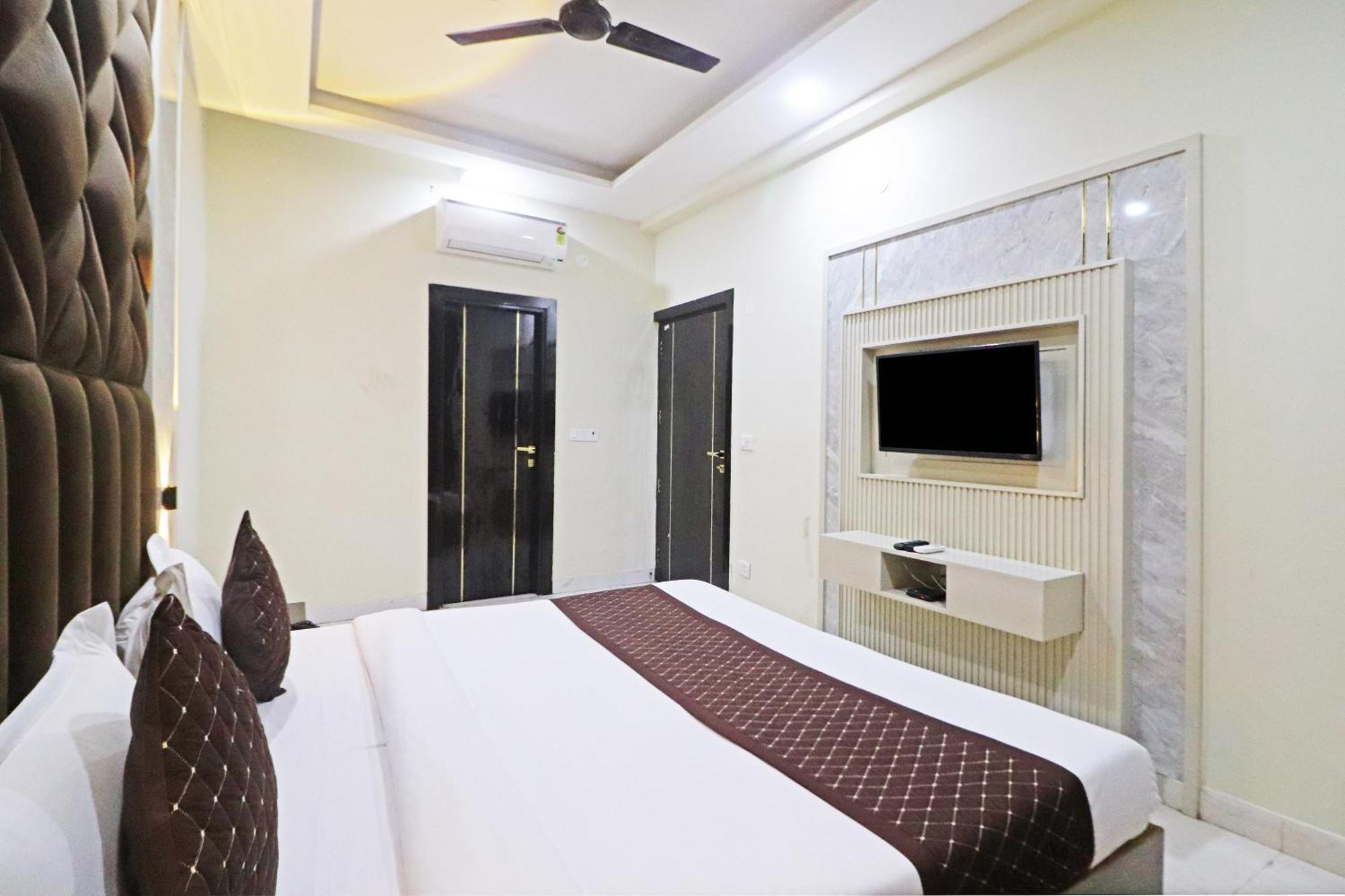 Hotel Grand Qubic Near Delhi Airport Neu-Delhi Exterior foto
