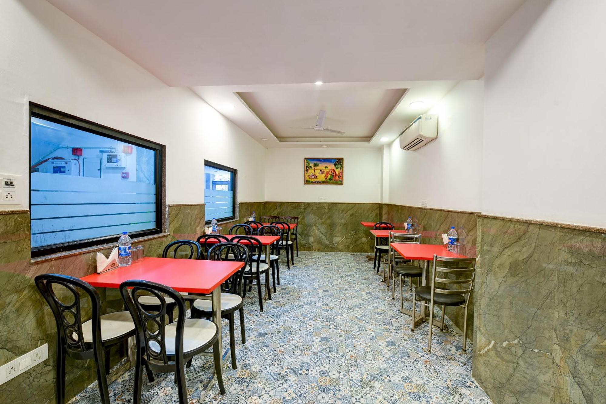Hotel Grand Qubic Near Delhi Airport Neu-Delhi Exterior foto